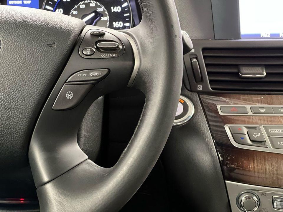 2015 INFINITI Q70L 5.6