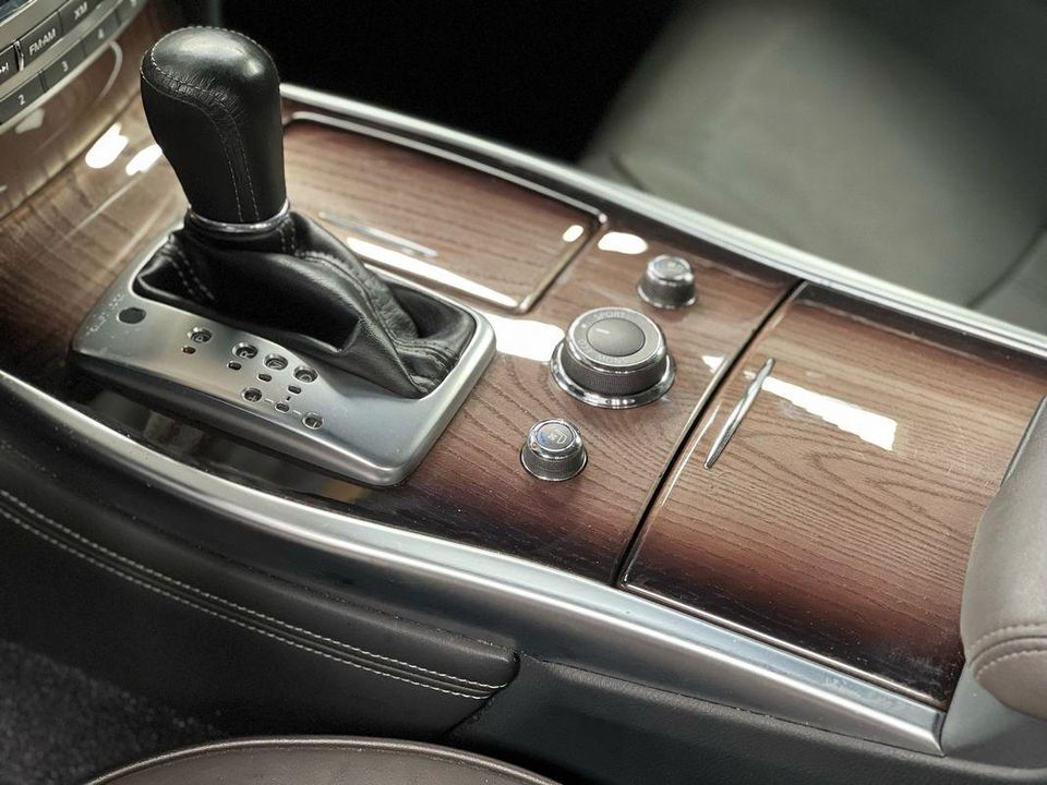 2015 INFINITI Q70L 5.6