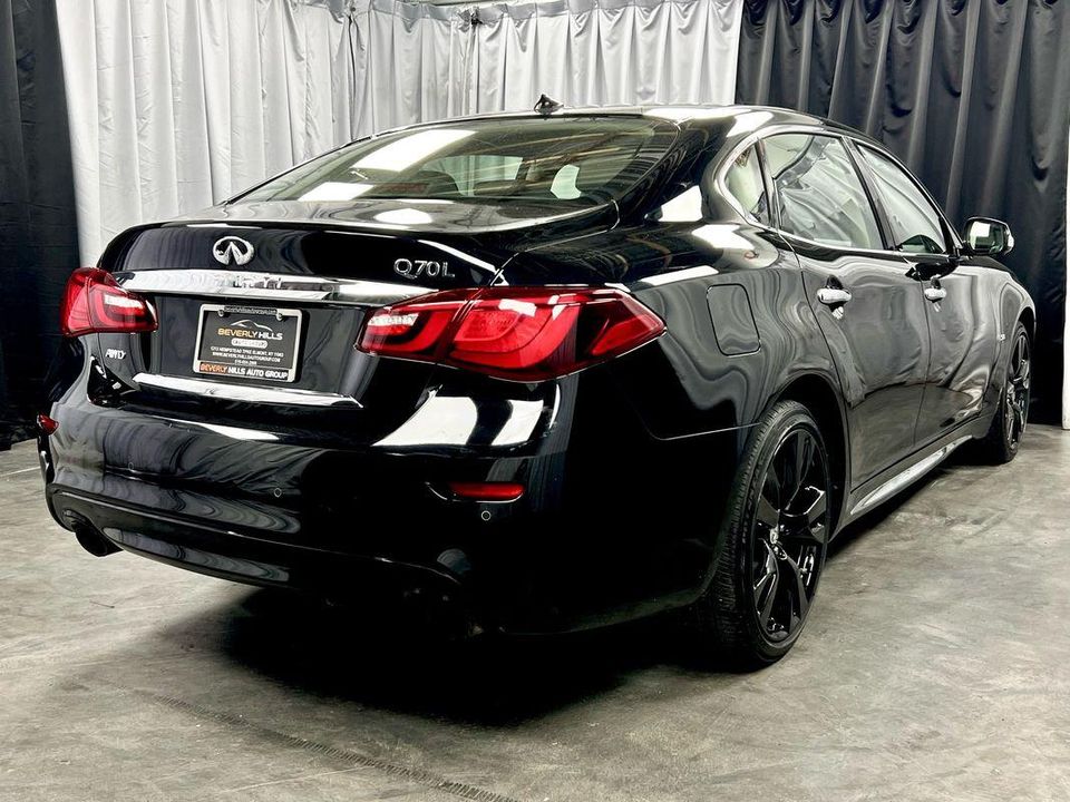 2015 INFINITI Q70L 5.6