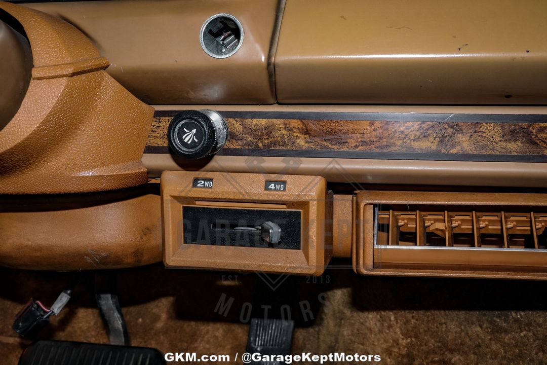 1985 Jeep Grand Wagoneer