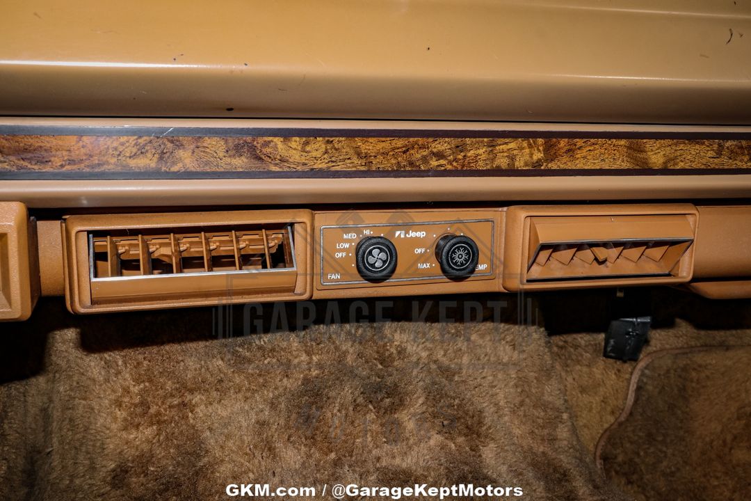 1985 Jeep Grand Wagoneer