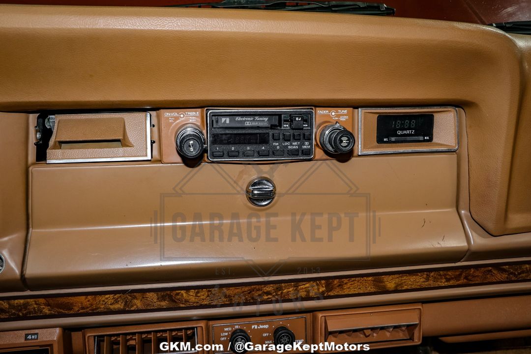 1985 Jeep Grand Wagoneer