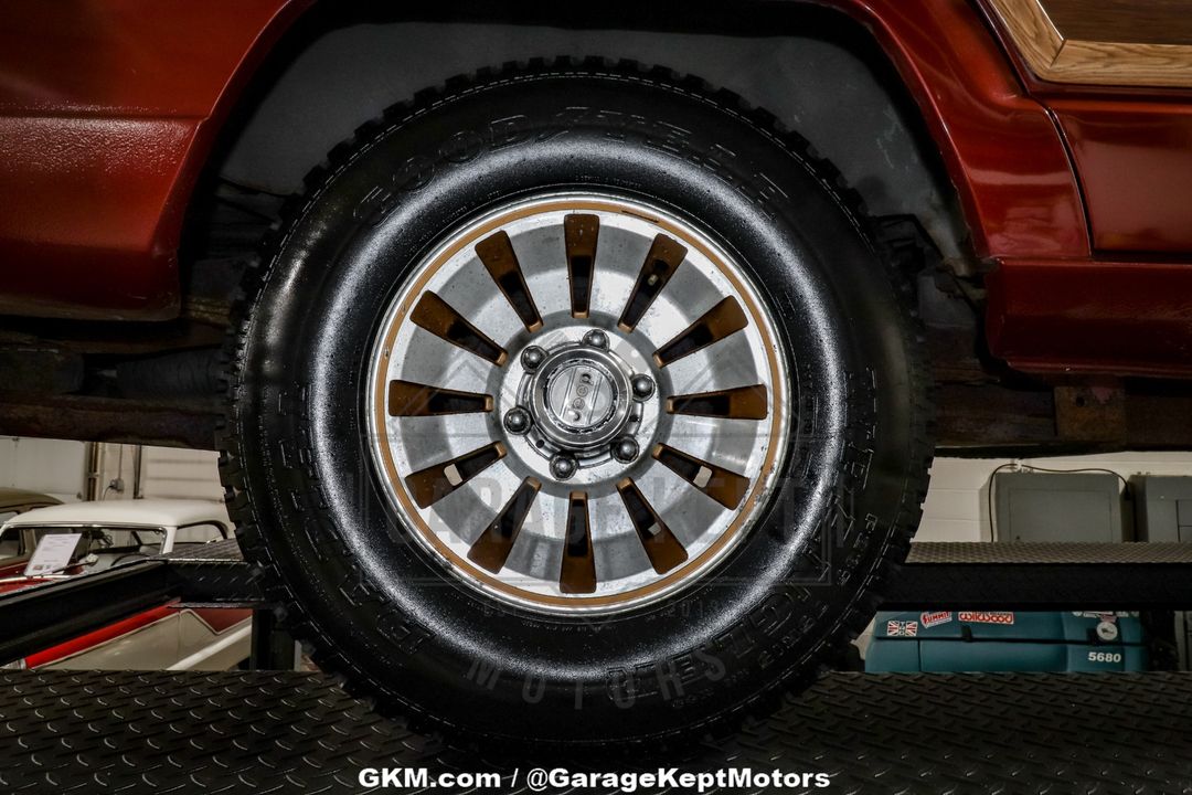 1985 Jeep Grand Wagoneer