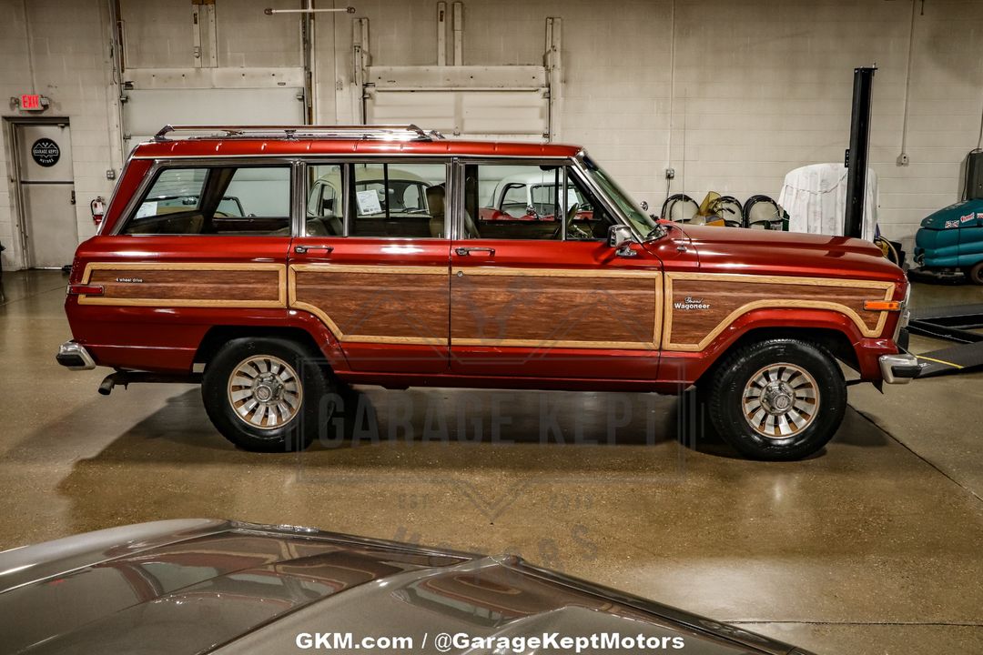 1985 Jeep Grand Wagoneer