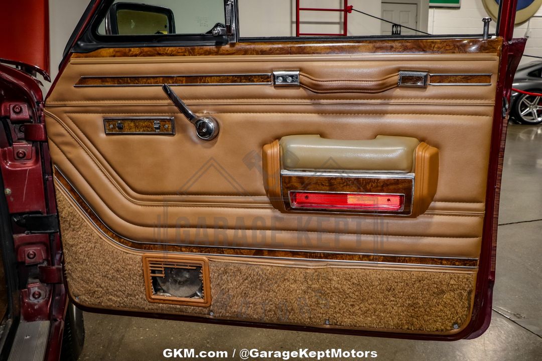 1985 Jeep Grand Wagoneer