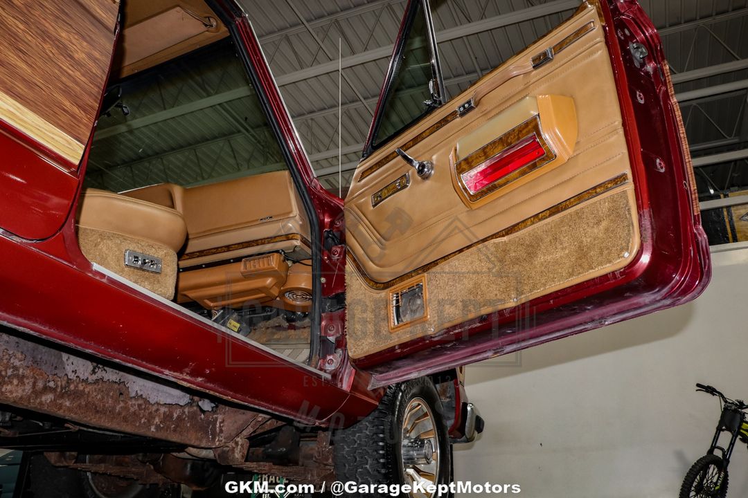 1985 Jeep Grand Wagoneer
