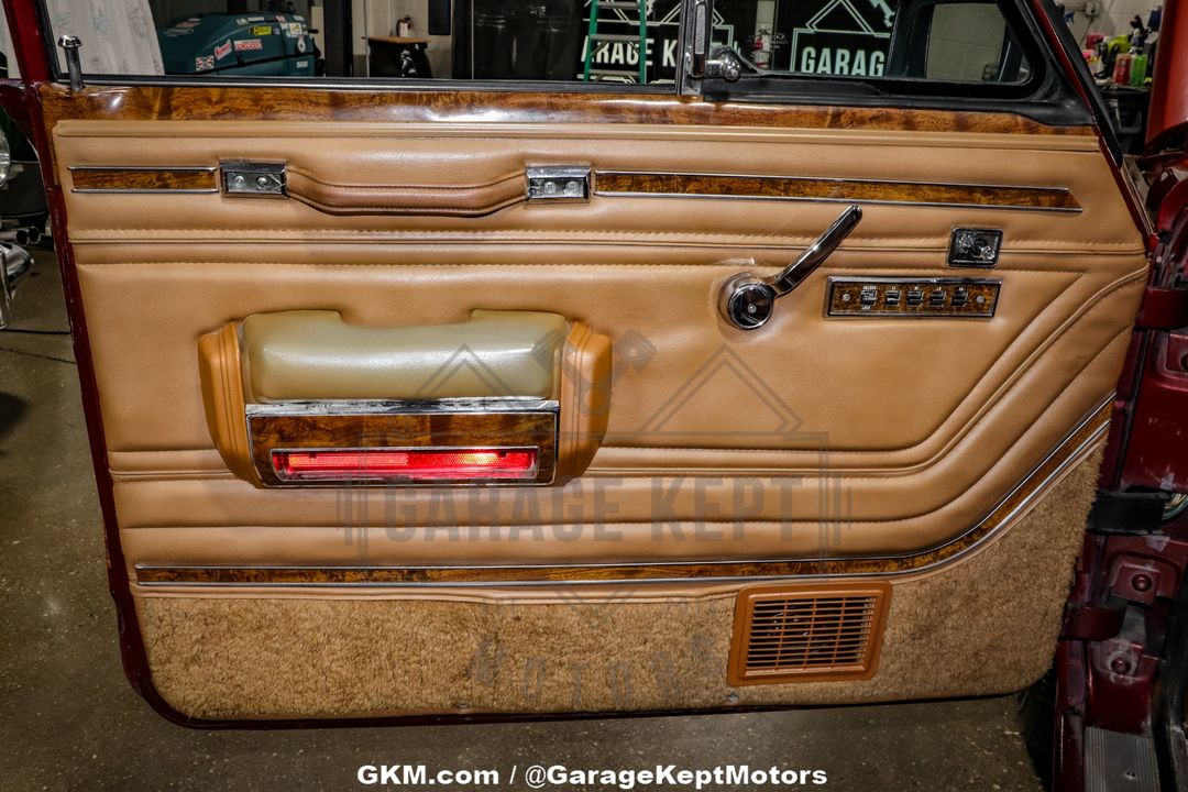 1985 Jeep Grand Wagoneer