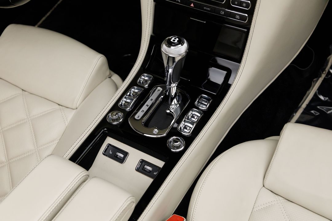 2010 Bentley Azure T 1 of 80