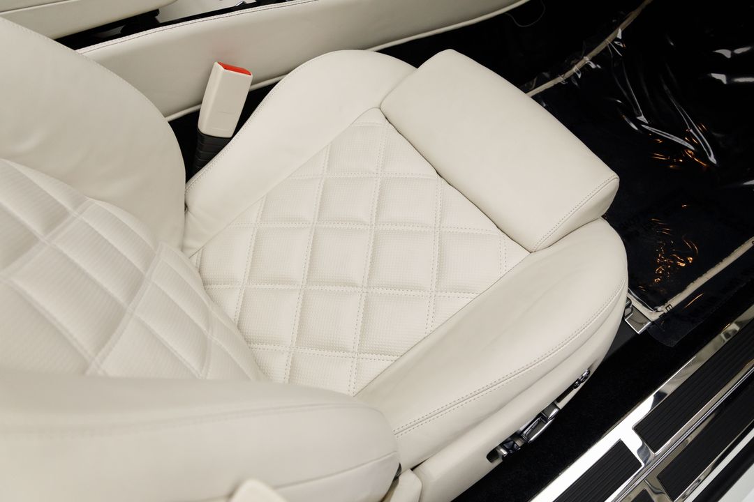 2010 Bentley Azure T 1 of 80
