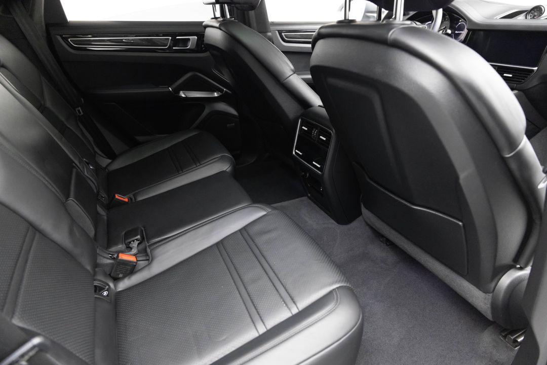 2020 Porsche Cayenne Turbo Coupe