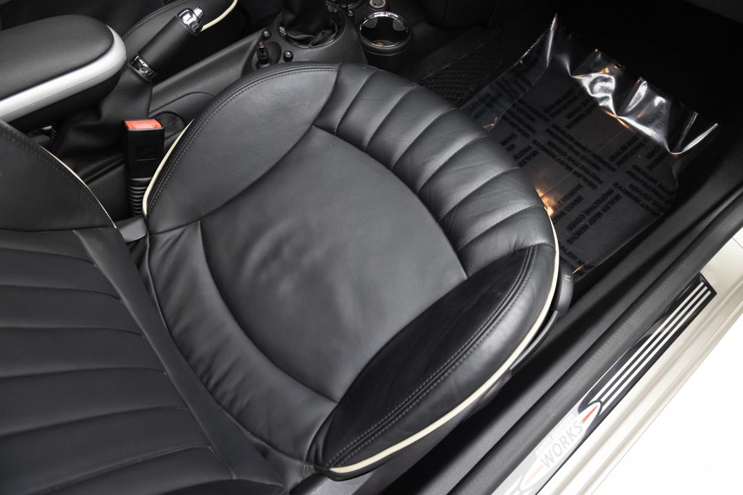 2010 MINI Cooper John Cooper Works