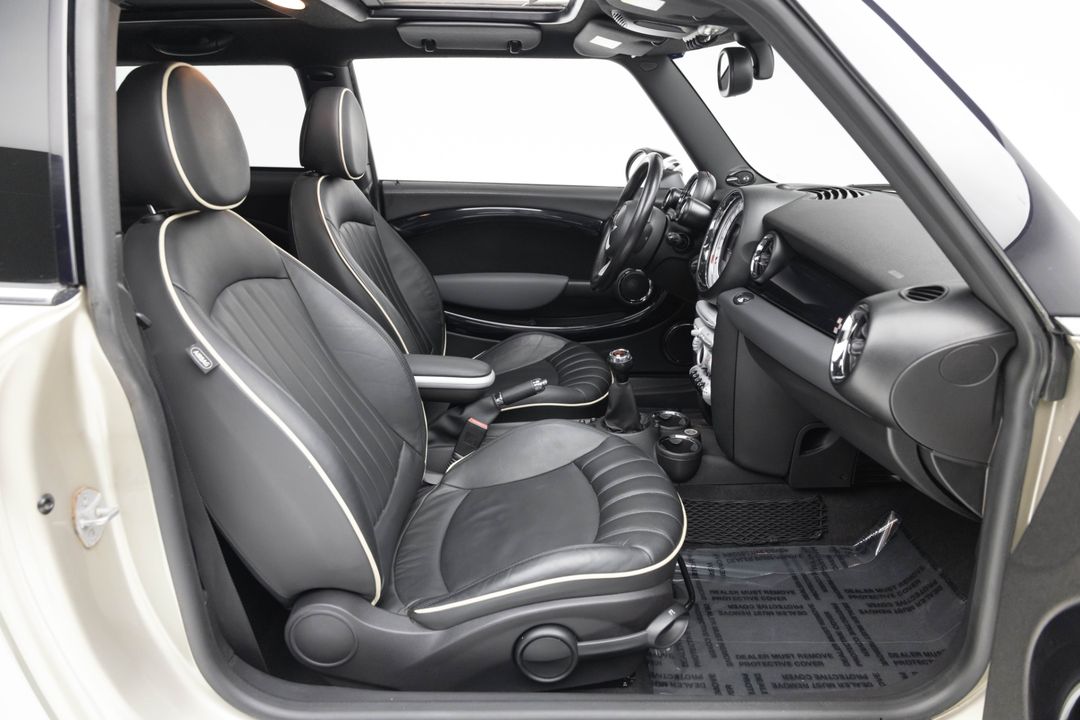 2010 MINI Cooper John Cooper Works