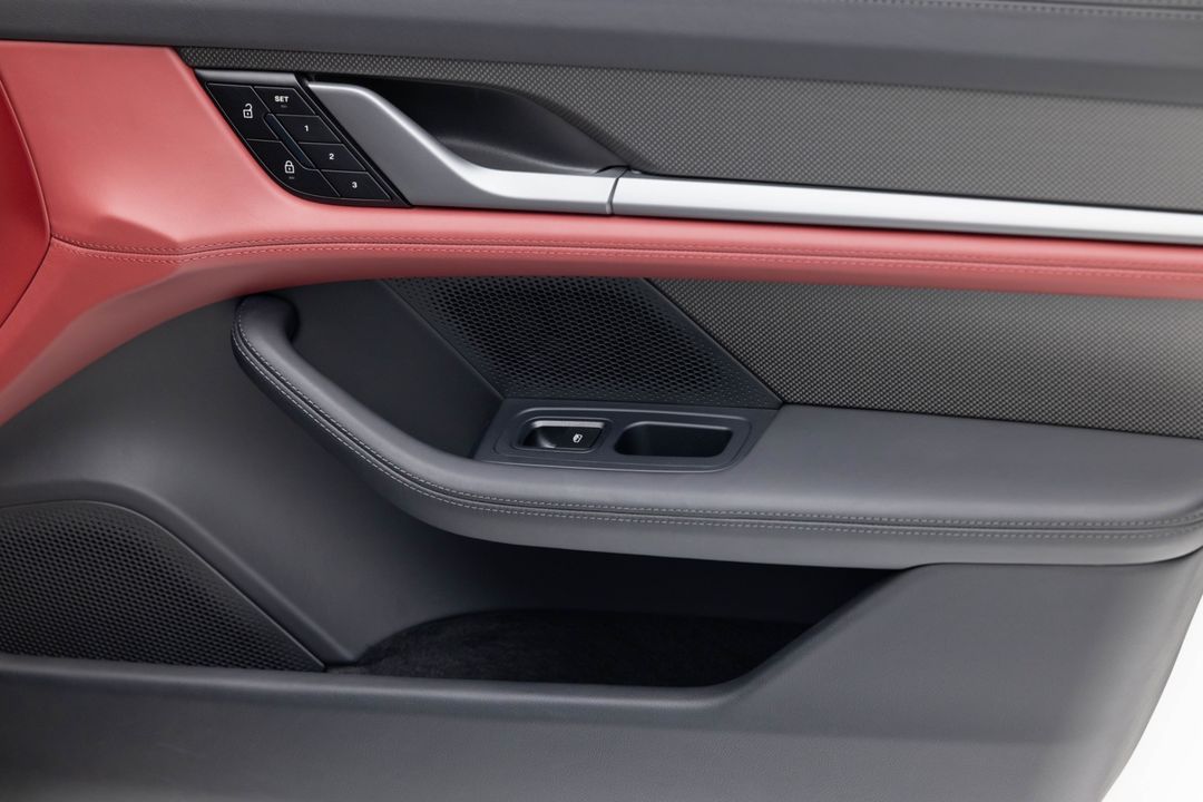 2024 Porsche Taycan Turbo S