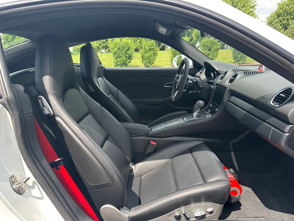 2018 Porsche 718 Cayman