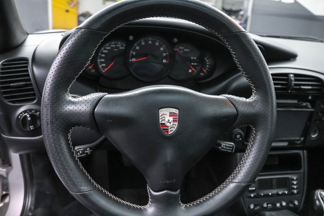 2002 PORSCHE 911