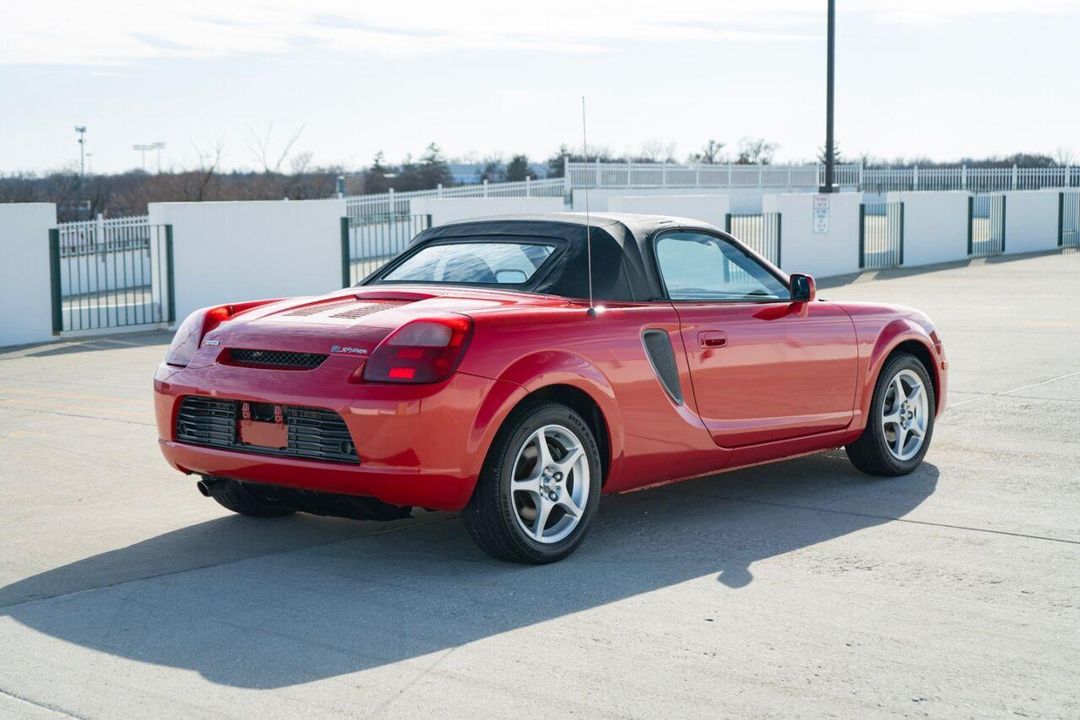 2001 Toyota MR2