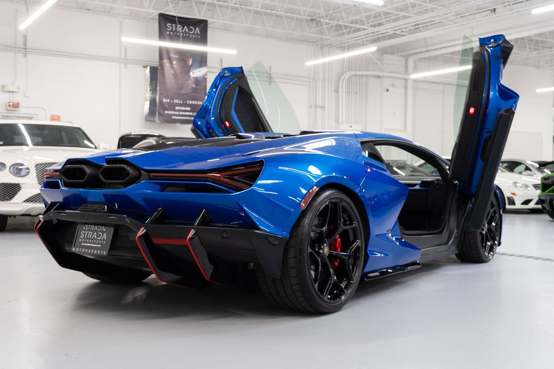 2024 Lamborghini Revuelto