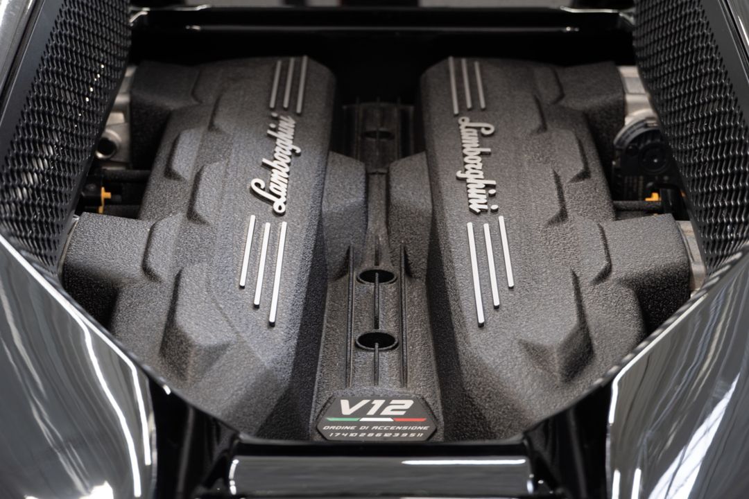 2024 Lamborghini Revuelto
