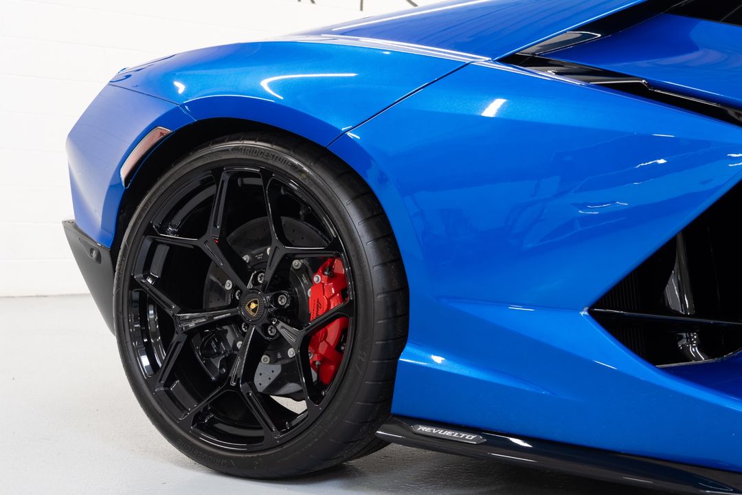 2024 Lamborghini Revuelto