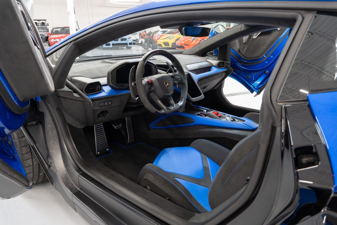 2024 Lamborghini Revuelto