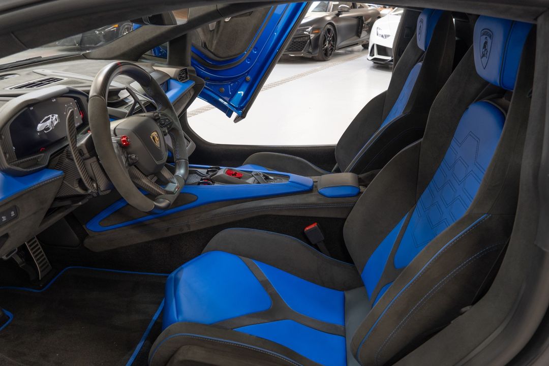 2024 Lamborghini Revuelto