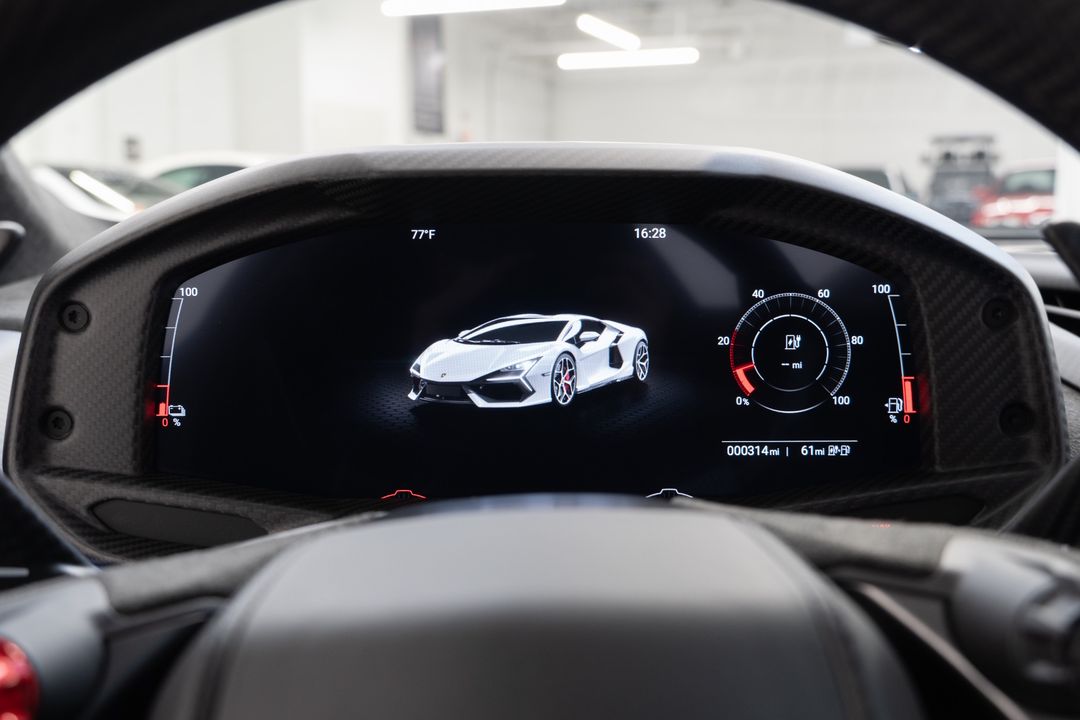 2024 Lamborghini Revuelto