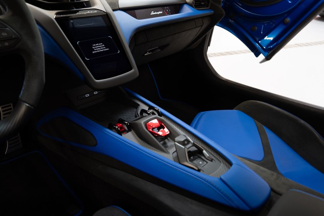 2024 Lamborghini Revuelto