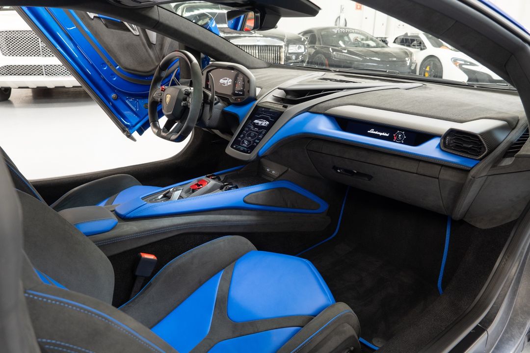 2024 Lamborghini Revuelto