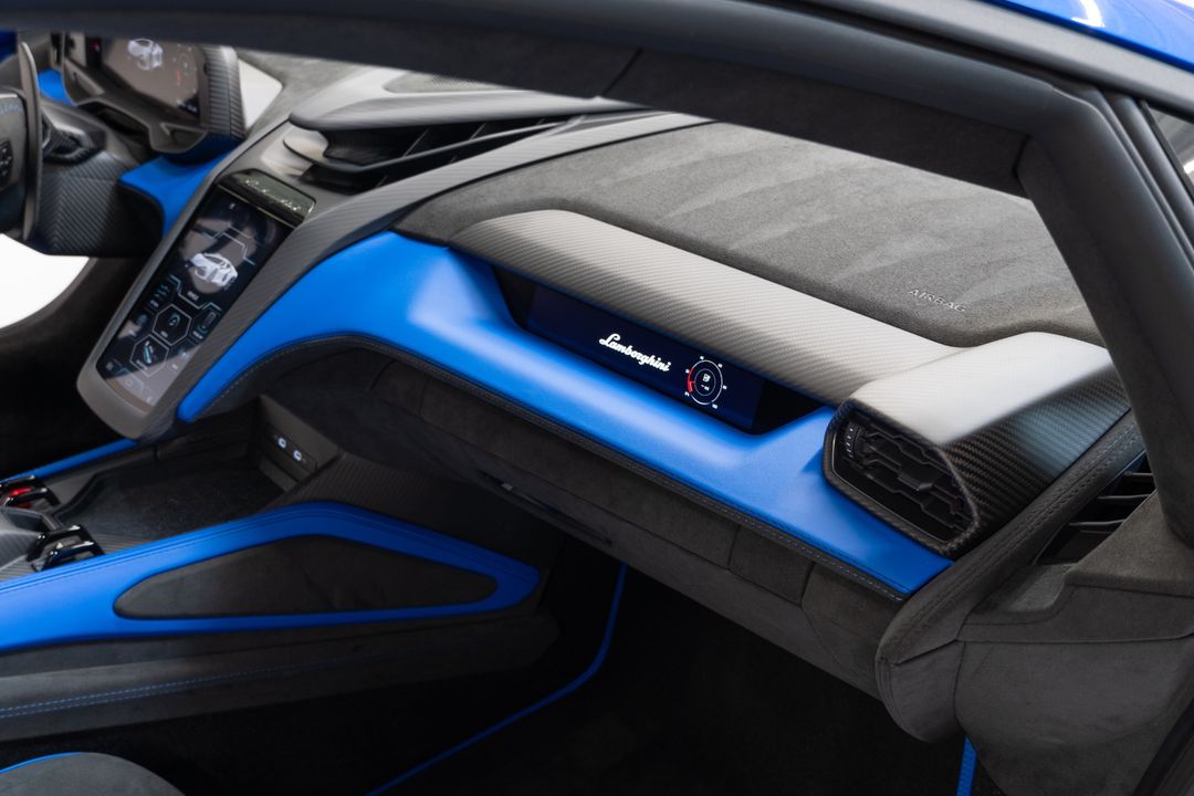 2024 Lamborghini Revuelto