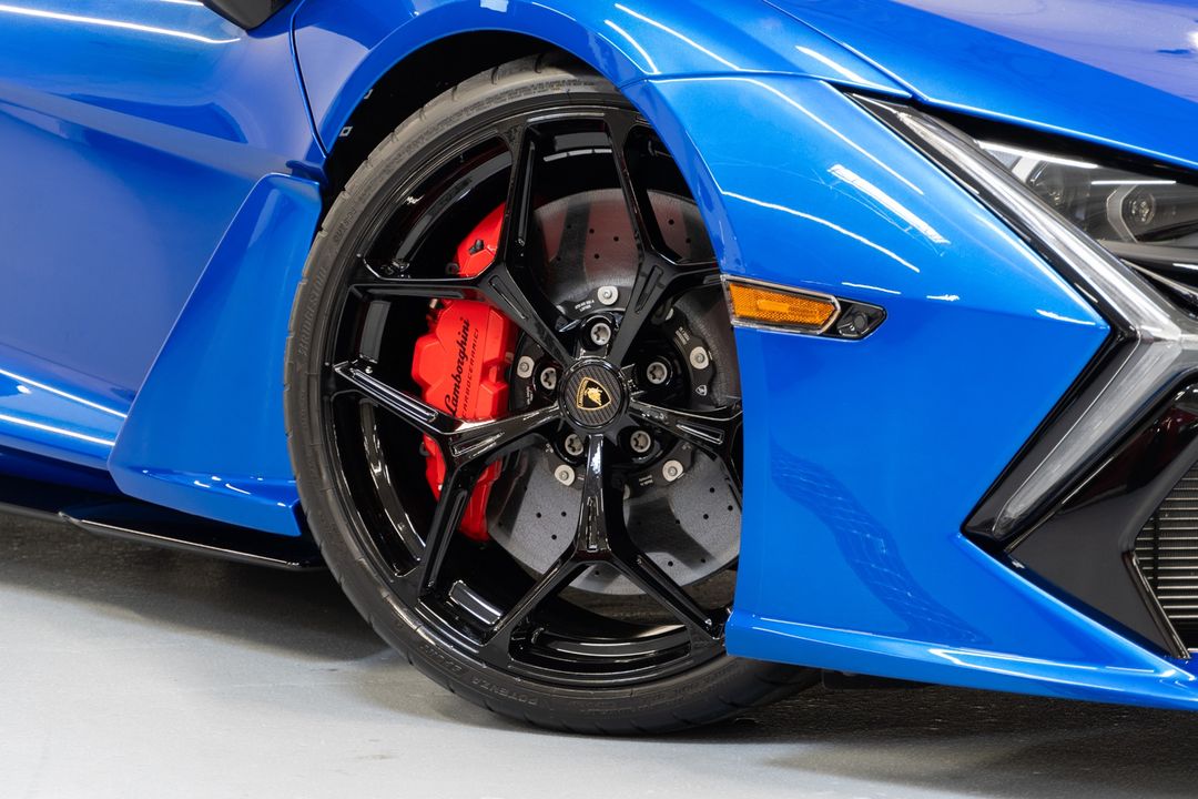 2024 Lamborghini Revuelto
