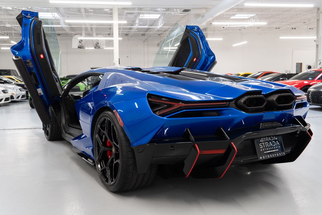 2024 Lamborghini Revuelto