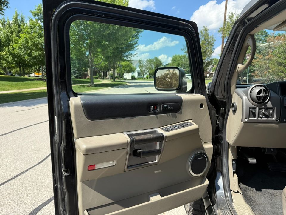 2004 HUMMER H2