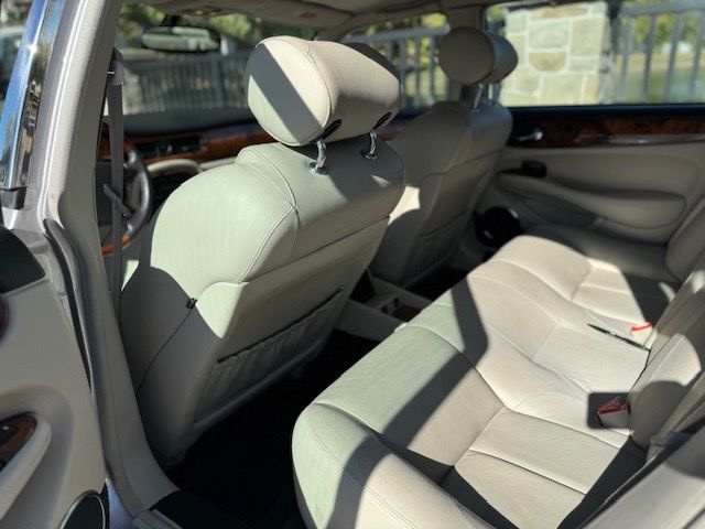 2002 Jaguar XJR