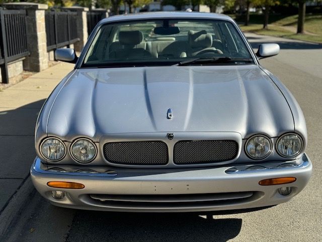 2002 Jaguar XJR