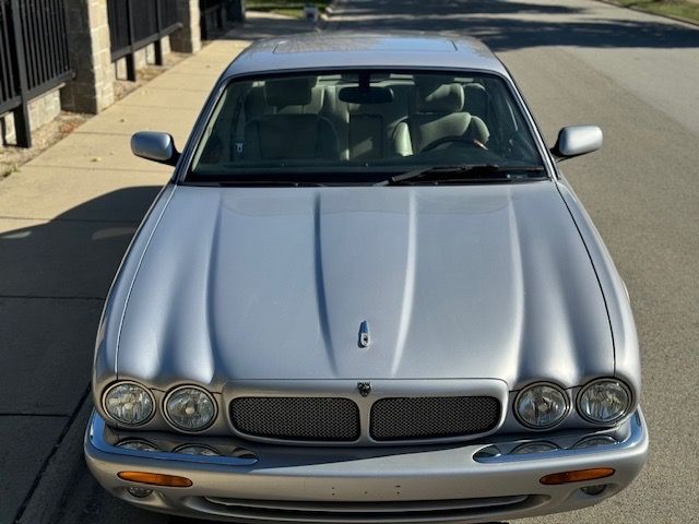 2002 Jaguar XJR