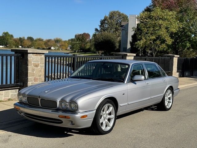 2002 Jaguar XJR