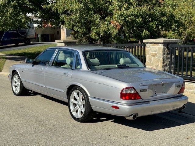 2002 Jaguar XJR