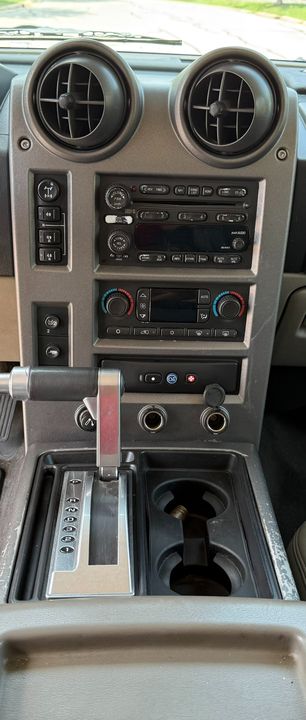2004 HUMMER H2