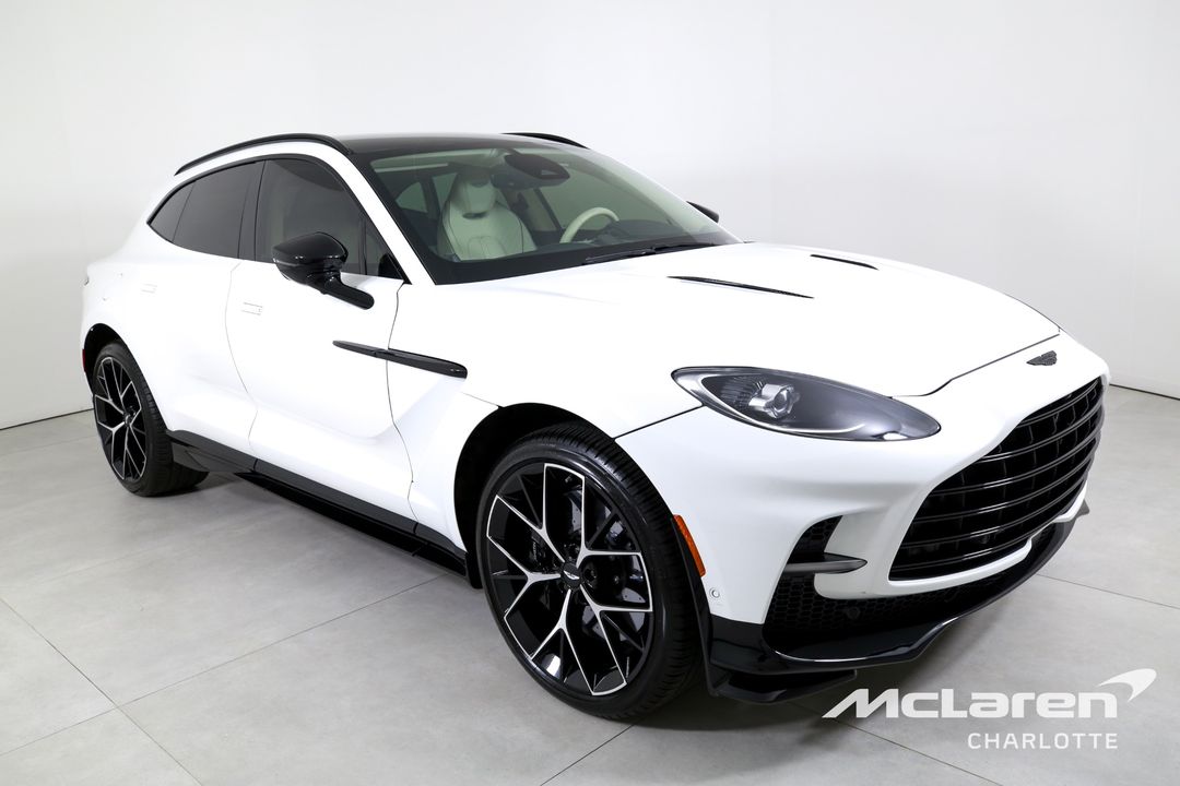 2025 Aston Martin DBX
