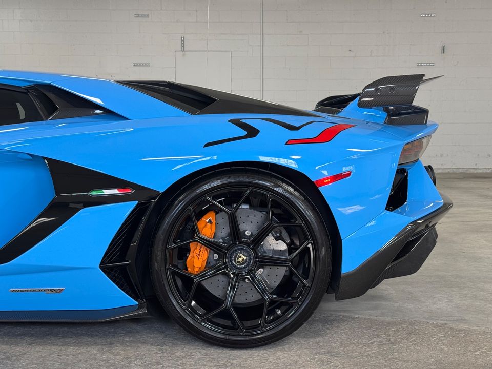 2020 LAMBORGHINI AVENTADOR