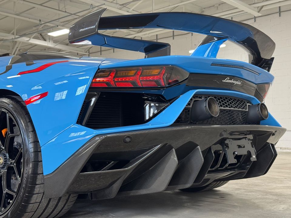 2020 LAMBORGHINI AVENTADOR