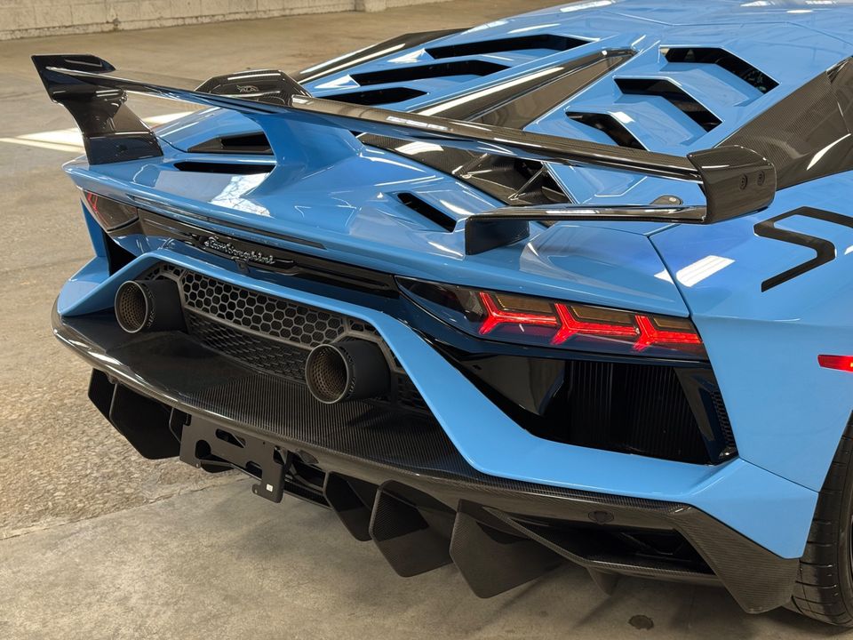 2020 LAMBORGHINI AVENTADOR