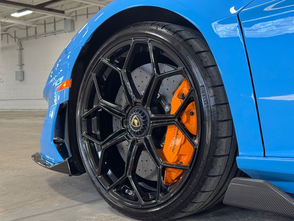 2020 LAMBORGHINI AVENTADOR