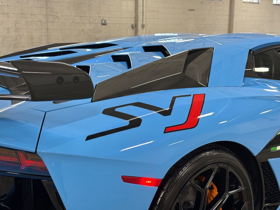 2020 LAMBORGHINI AVENTADOR