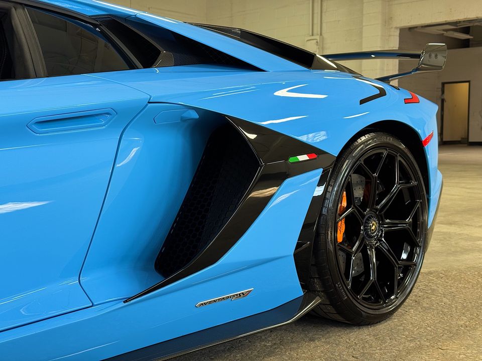 2020 LAMBORGHINI AVENTADOR