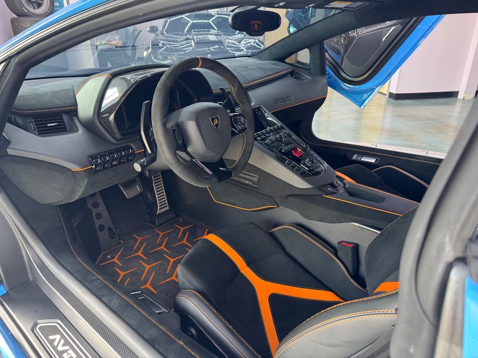 2020 LAMBORGHINI AVENTADOR