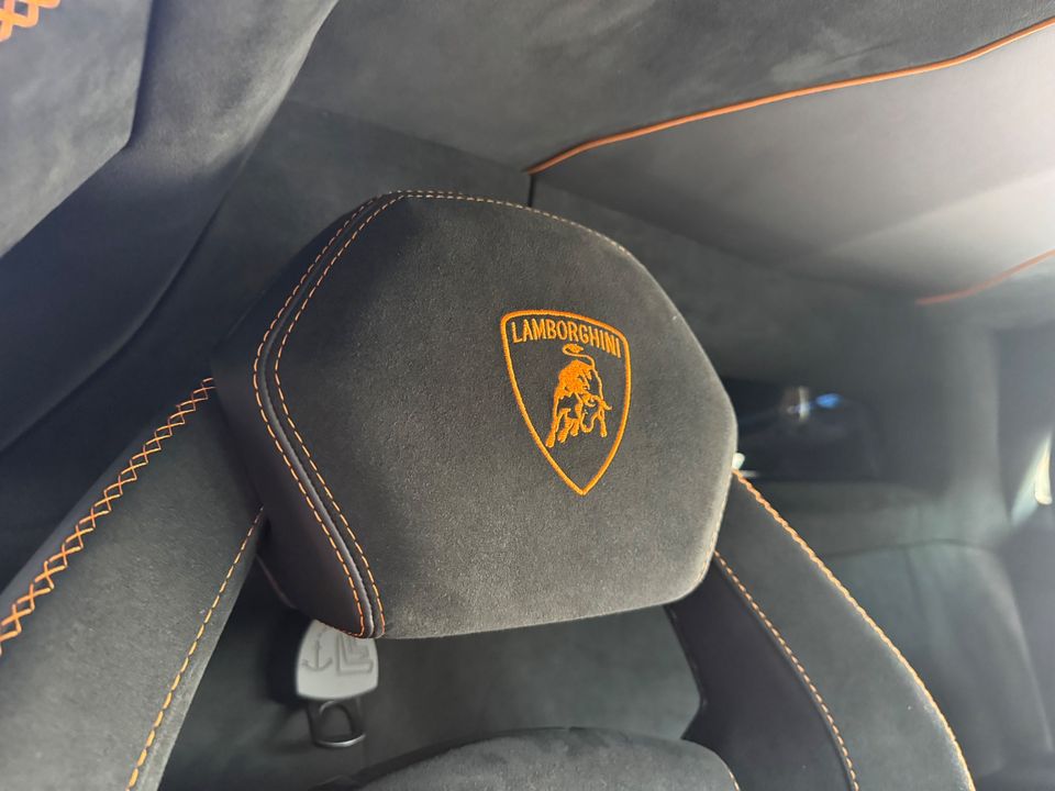 2020 LAMBORGHINI AVENTADOR