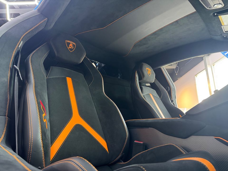 2020 LAMBORGHINI AVENTADOR