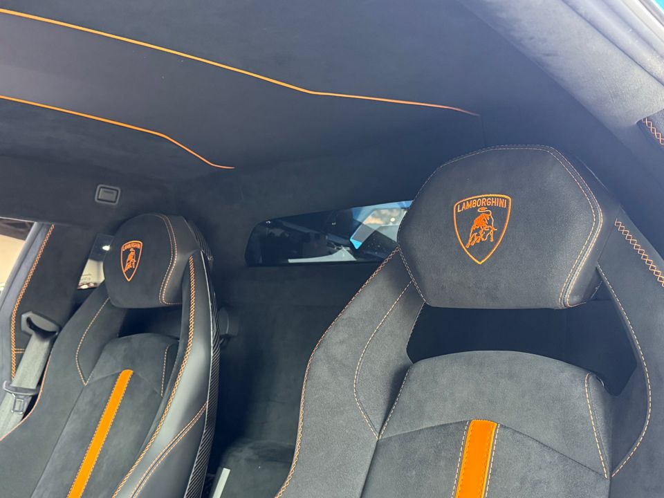 2020 LAMBORGHINI AVENTADOR