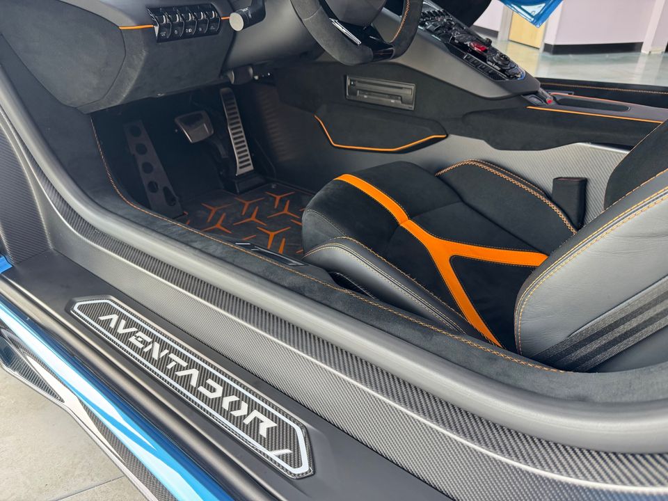 2020 LAMBORGHINI AVENTADOR